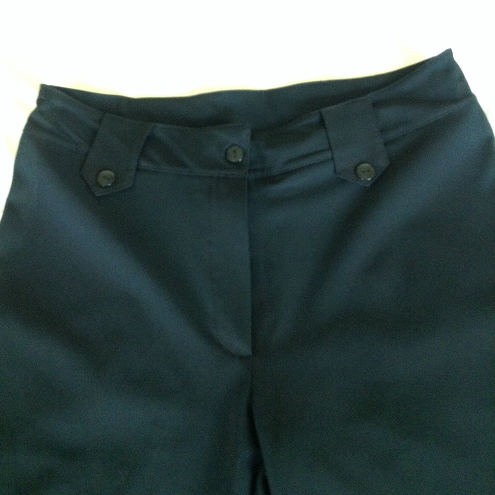 Black slacks. - Picture 3 of 5