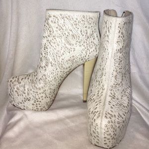 Alice + Olivia by Stacy Bendet platform heels