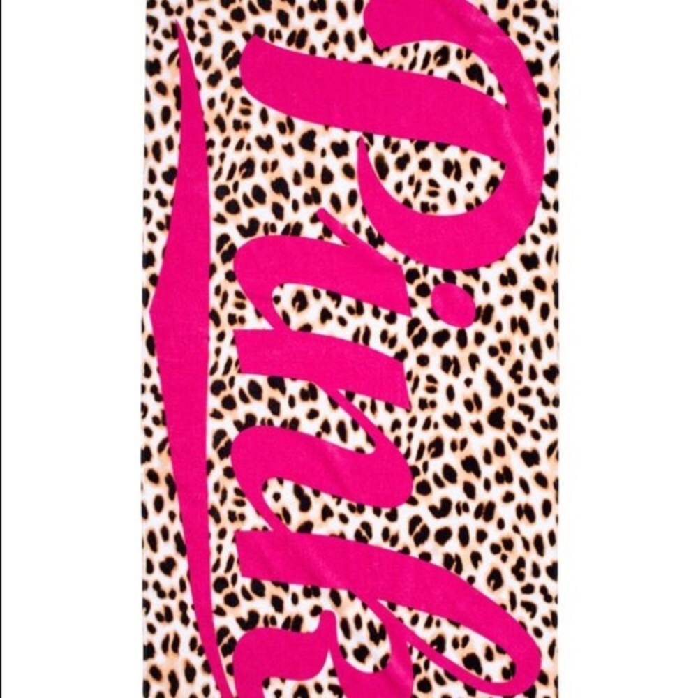 💞VS PINK Cheetah Beach Towel HTF!! 💞