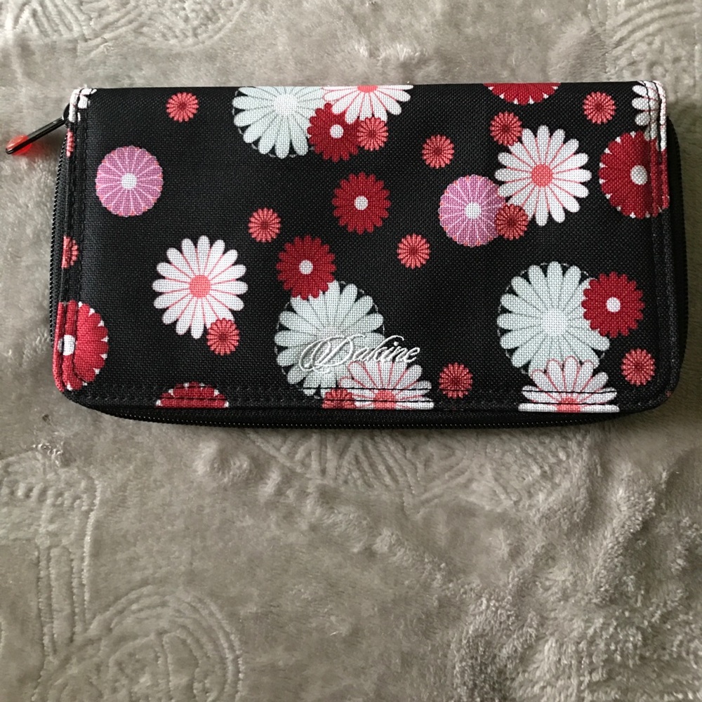 Dakine wallet