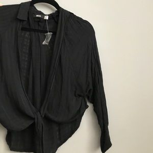 Lightweight black tie top