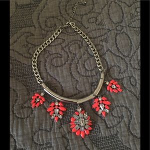 BAUBLE BAR STATEMENT NECKLACE