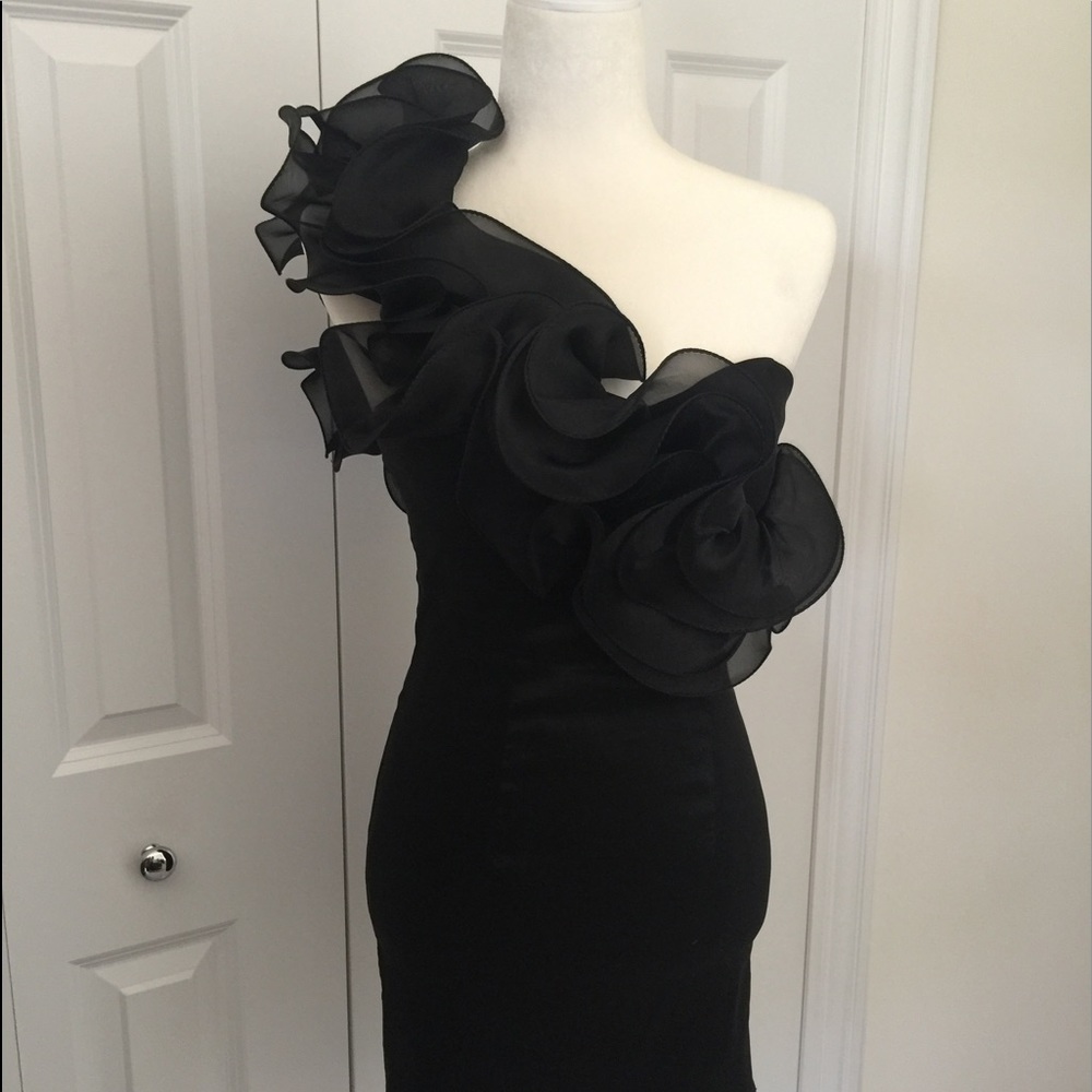 Black One-Shoulder Ruffle Dress