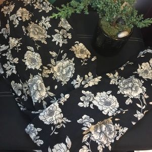 Brandy Melville Floral printed jogger pants