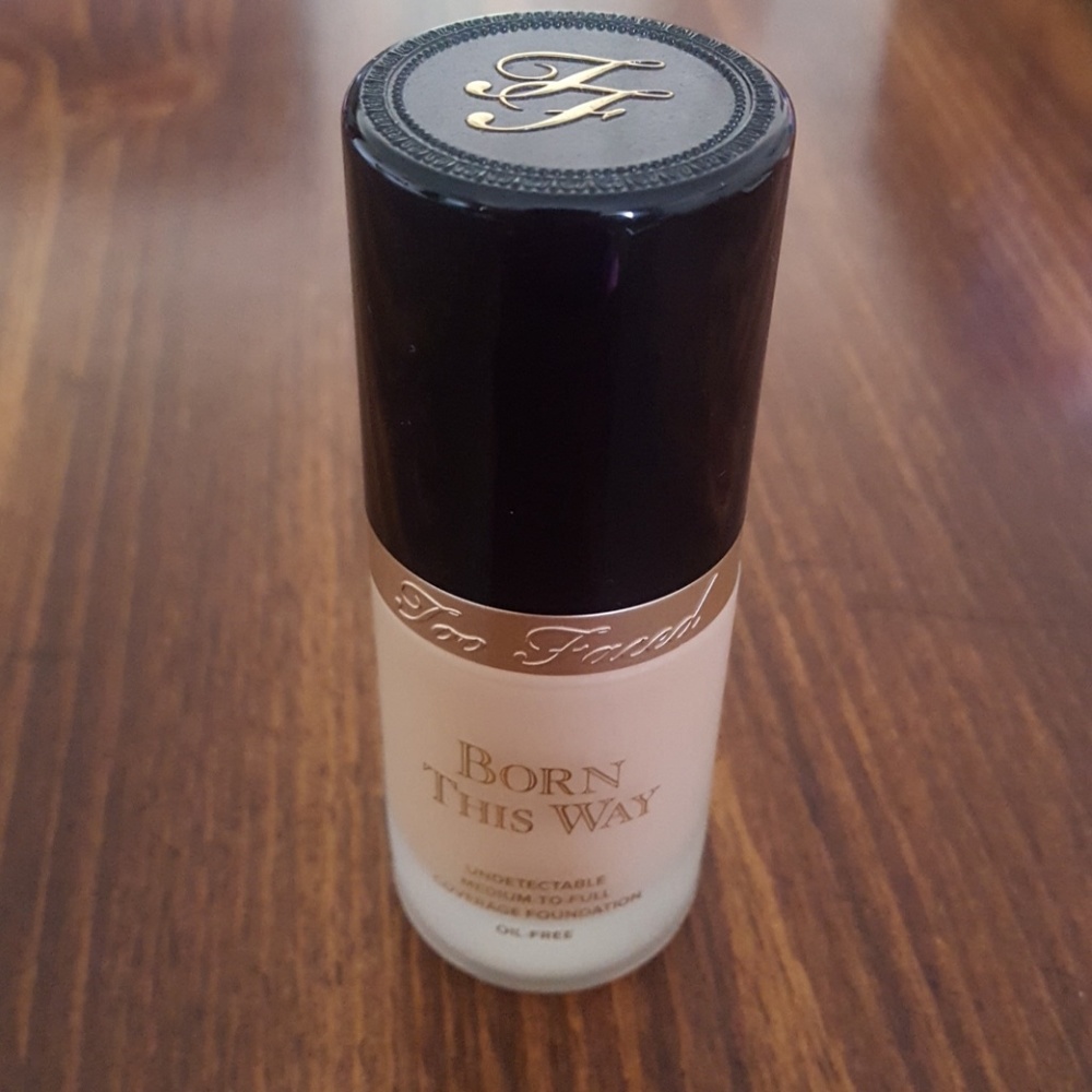 Too Faced Born This Way Foundation - porcelain