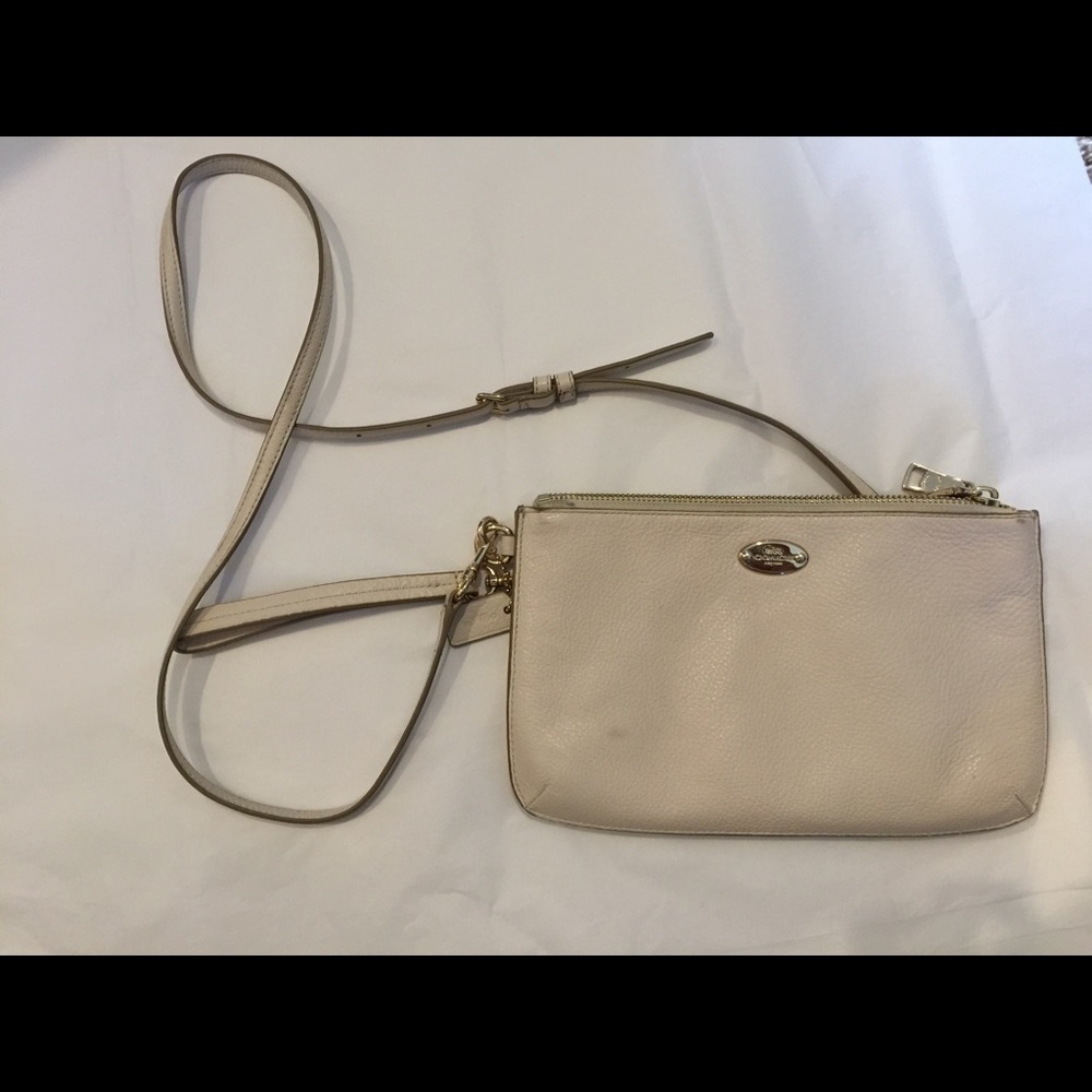 Cross body coach purse 👛
