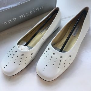 New. Never worn Ann Marino flats