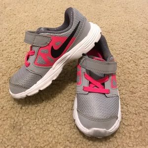 Girl's Nike shoes