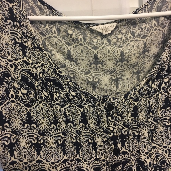 Printed Button-Up Top💫 - Picture 2 of 2