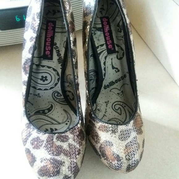 Leopard Print (Sequin) shoes - Picture 3 of 4