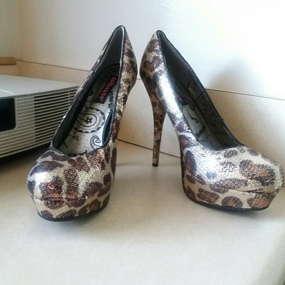 Leopard Print (Sequin) shoes - Picture 4 of 4