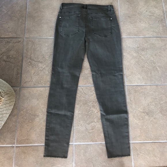 Jeans - Picture 2 of 3