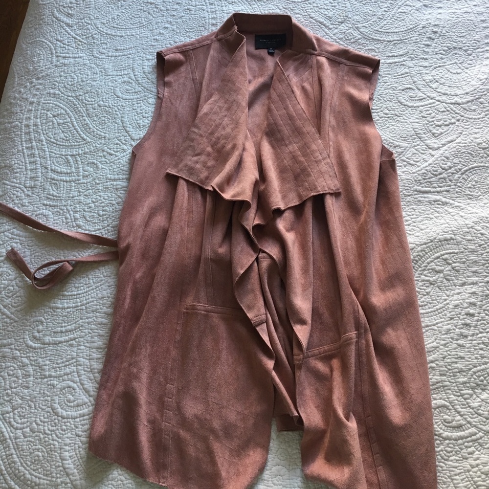 Romeo & Juliet pink vest