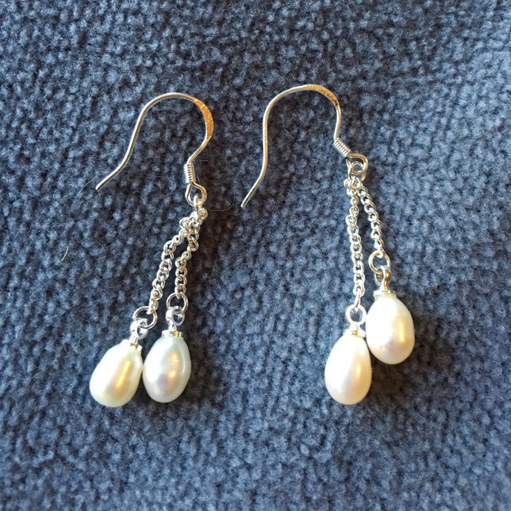 Dangly pearl earrings New