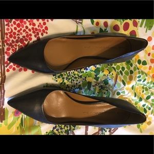Banana Republic Black pointed toe heels