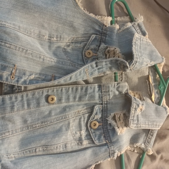 Jean jacket - Picture 1 of 2