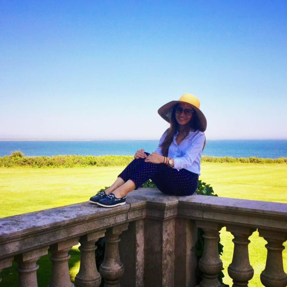 Meet your Posher, Hinal