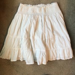 White flowy skirt
