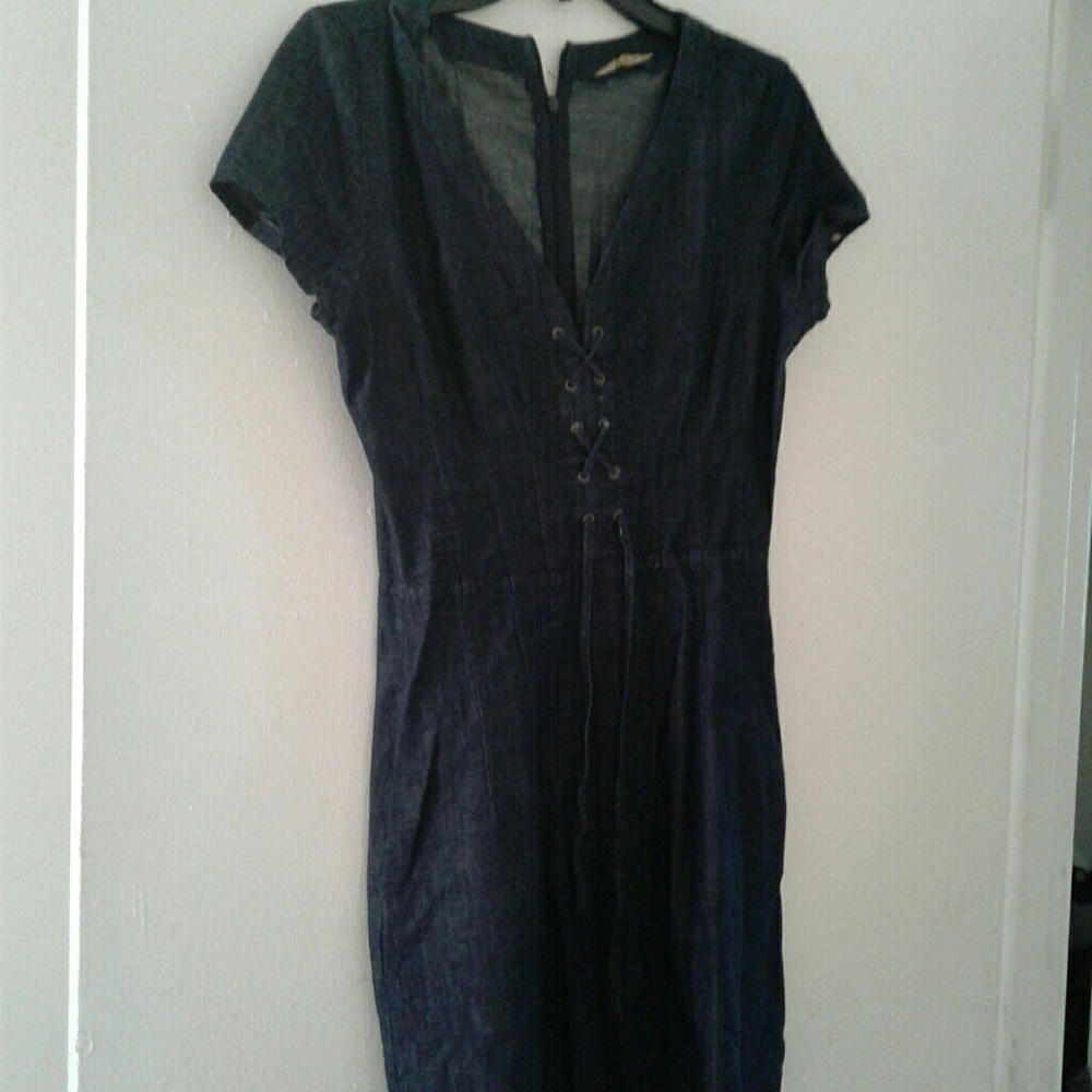 Dress - Picture 2 of 2
