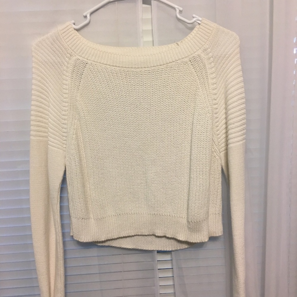 Cropped White Sweater💫