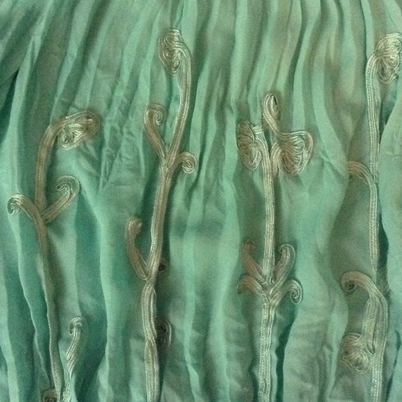 Blouse - Picture 2 of 4