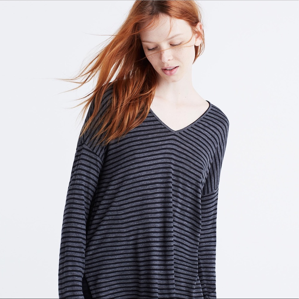 Madewell Long-Sleeve V-Neck Tee in Stripe size M