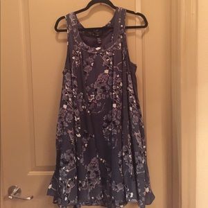 Super flattering evening dress!