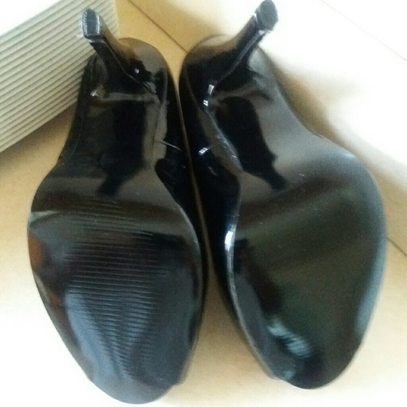 Black peep toe heels - Picture 2 of 4