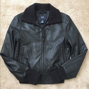 GAP Genuine Leather Bomber Jacket in Black