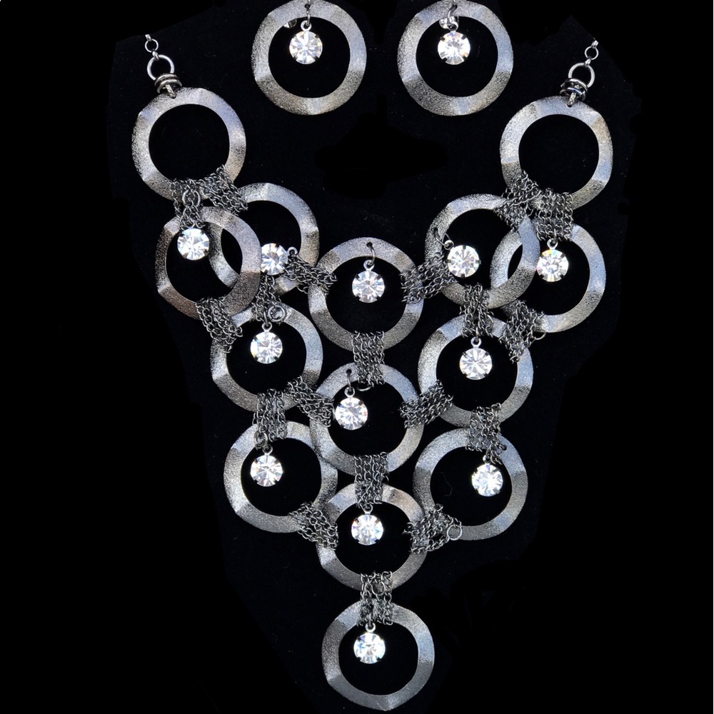 "Ellie" Necklace & Earring set || Black & Silver