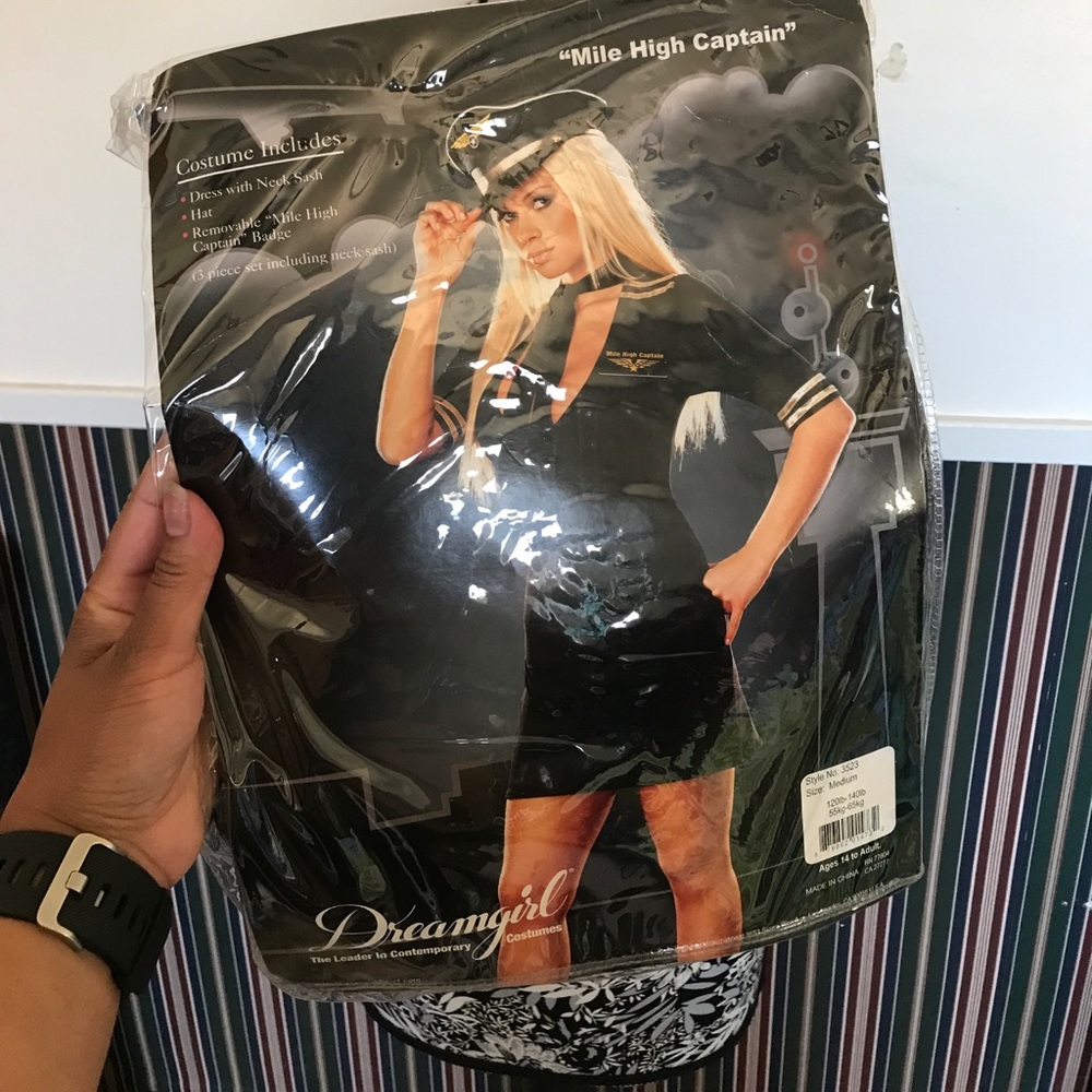 Dream girl Mile High Captain costume
