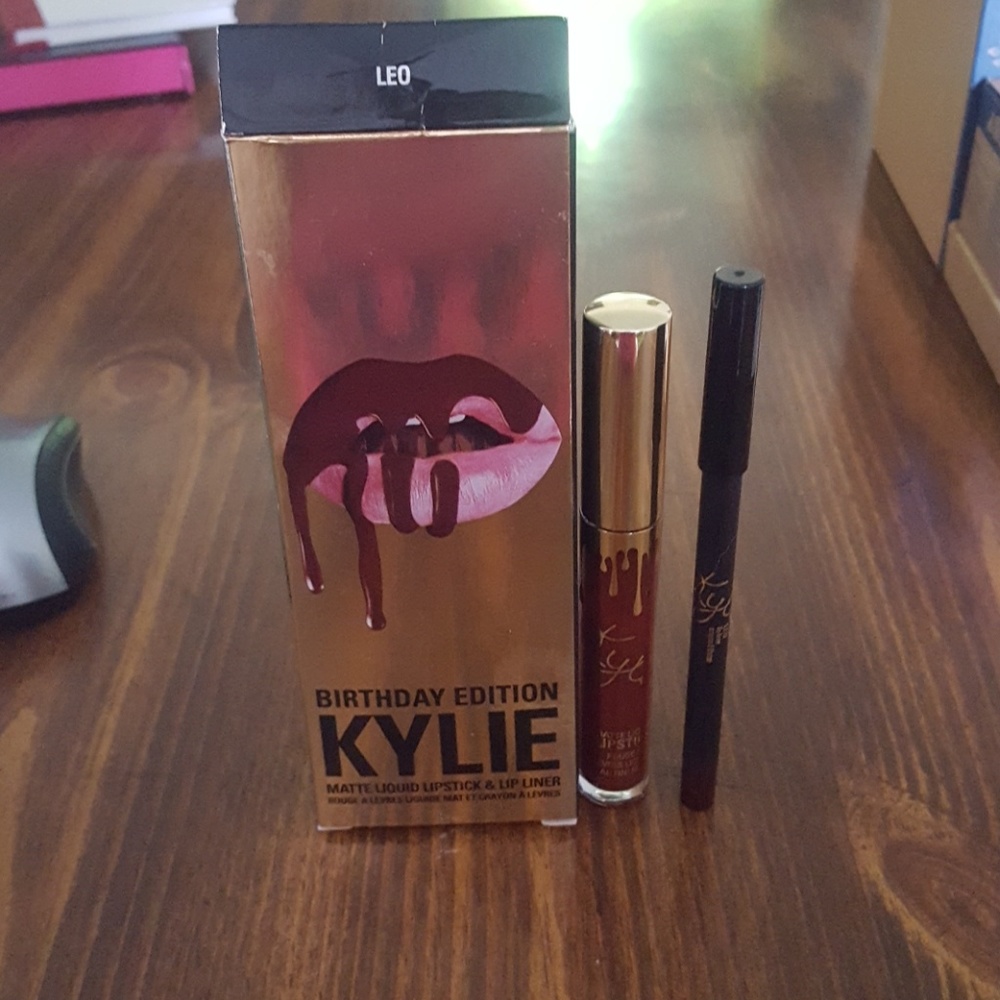 Kylie Jenner Leo Lip Kit Birthday Edition