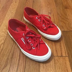 Like new red Superga