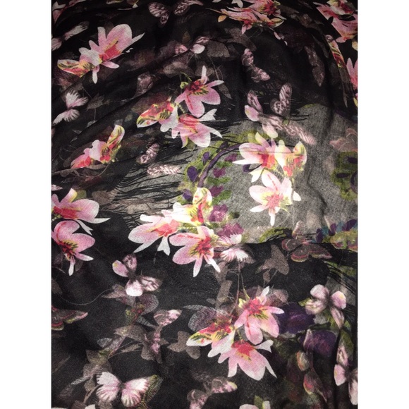 Cherry Blossom Kimono - Picture 2 of 4