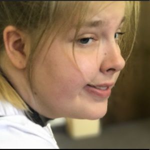 Meet your Posher, Chloe