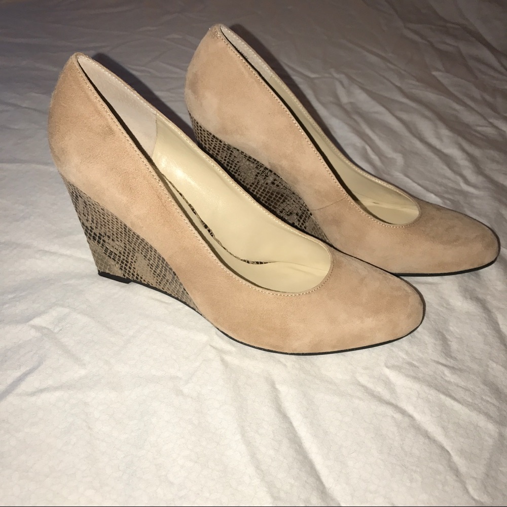 Nine West Suede Tan Wedges with Snakeskin Heal