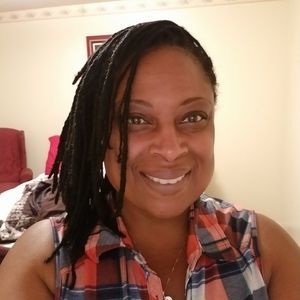 Meet your Posher, Dee dee