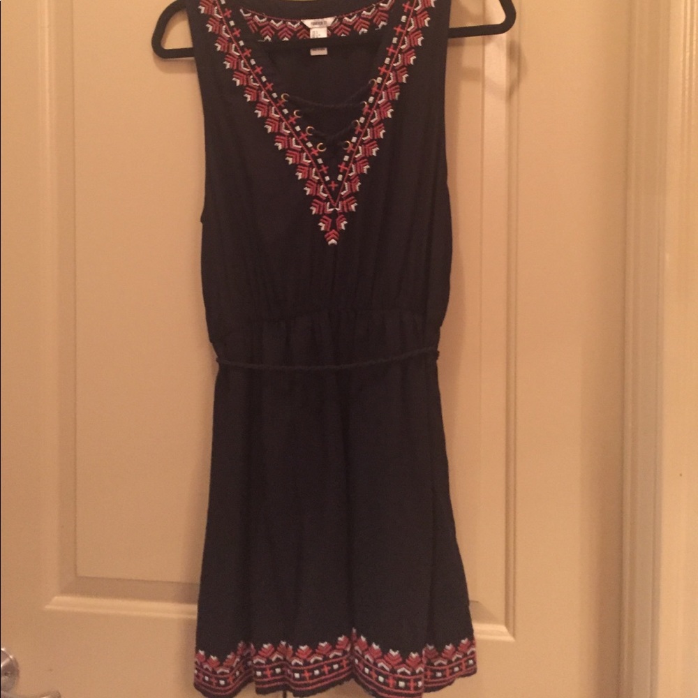 Cute black dress with black rope