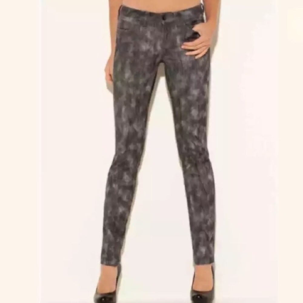 BNWT Guess Brittney Skinny Jeans