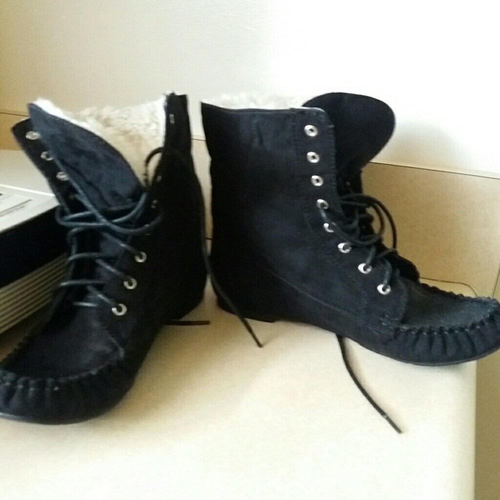 Black moccasins  (suede)