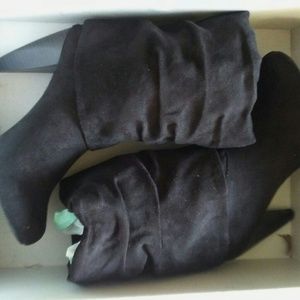 Maurices black slouched boots