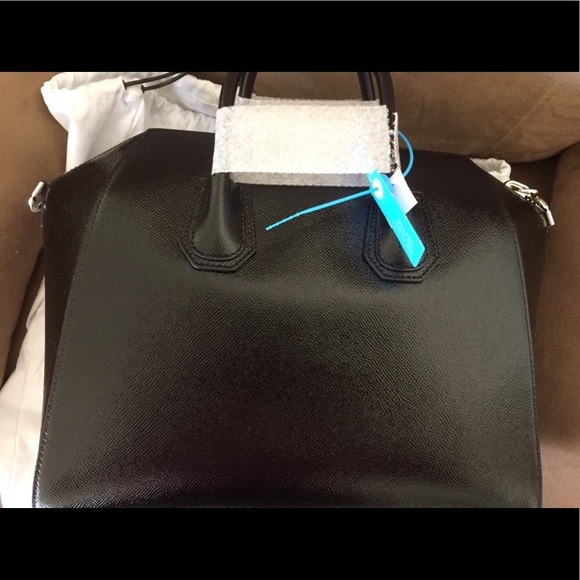 Givenchy Antigona Medium Black bag - Picture 2 of 6