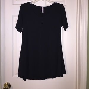 NWOT LuLaRoe Perfect T