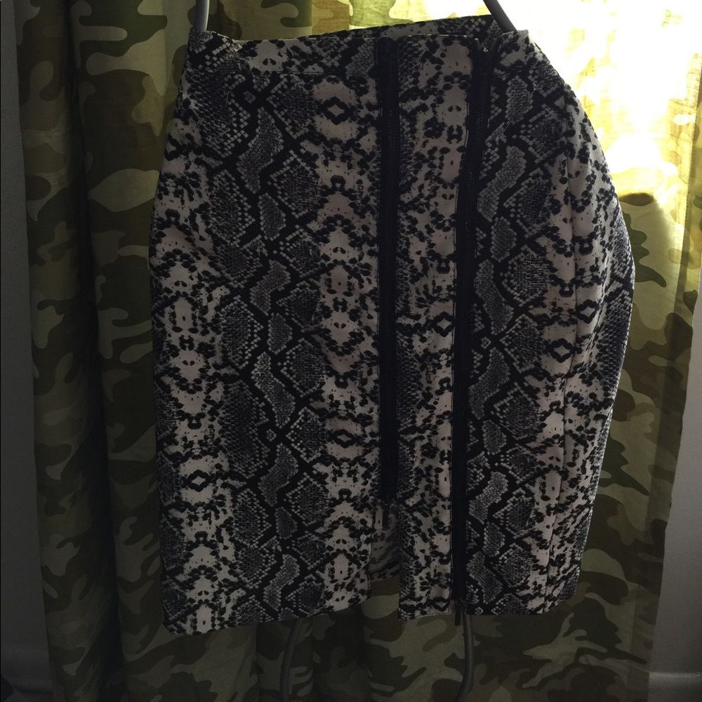 Snake print pencil skirt set