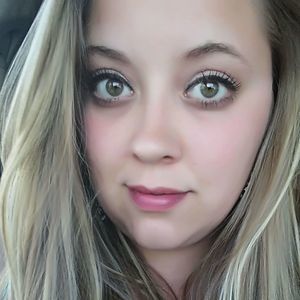 Meet your Posher, Leeann