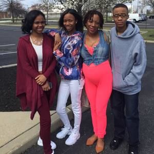 Meet your Posher, Tangia