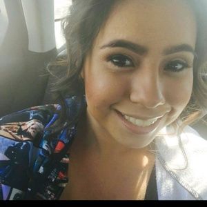 Meet your Posher, Aurora