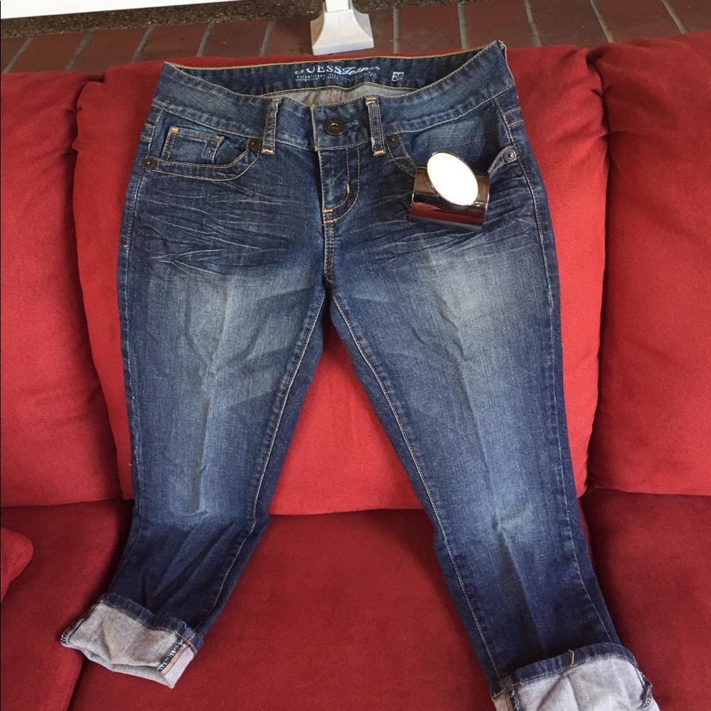 Sz 28 above the ankle guess jeans.