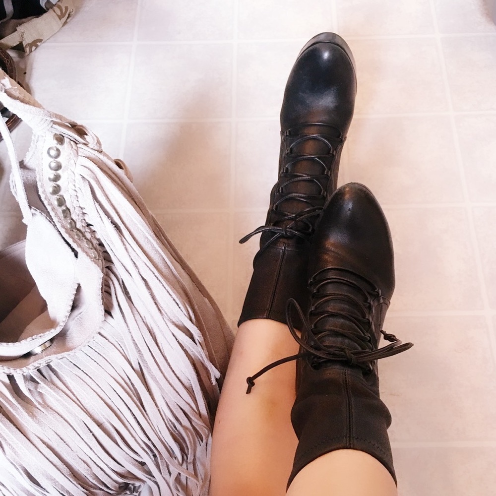💯💯💯Authentic Miu Miu Lace up glove boots