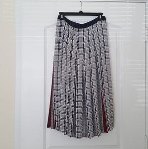 NWT Pleated Midi Houndstooth Skirt